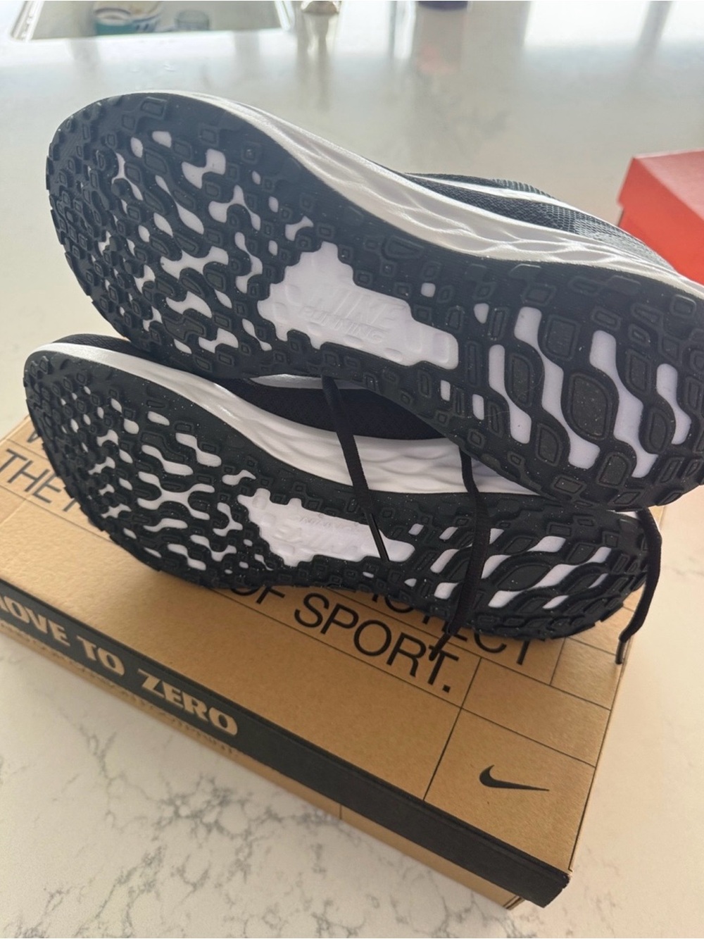 Nike Black and White Running Sneakers - Picture 5 of 7